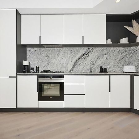 57Th At West Side Place Melbourne Exterior photo